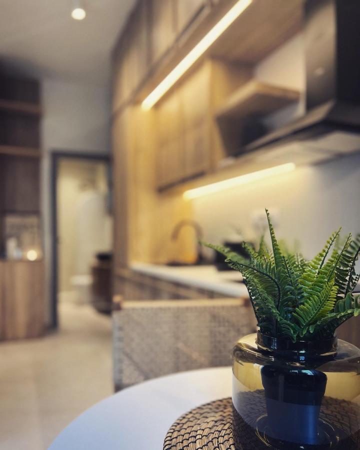 Luxurious Wooden Detail Flat In City Center Chalkís Zewnętrze zdjęcie