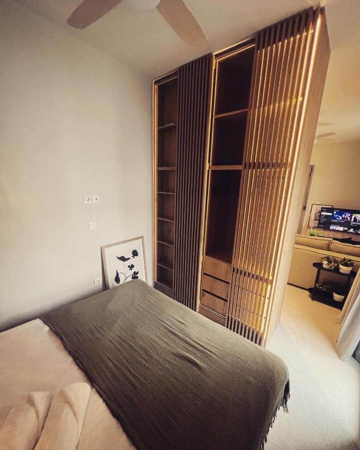 Luxurious Wooden Detail Flat In City Center Chalkís Zewnętrze zdjęcie