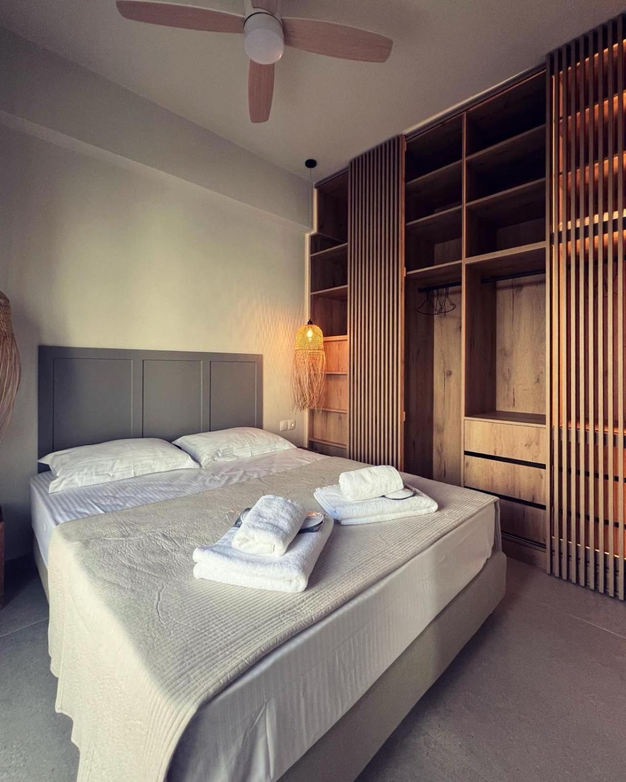 Luxurious Wooden Detail Flat In City Center Chalkís Zewnętrze zdjęcie