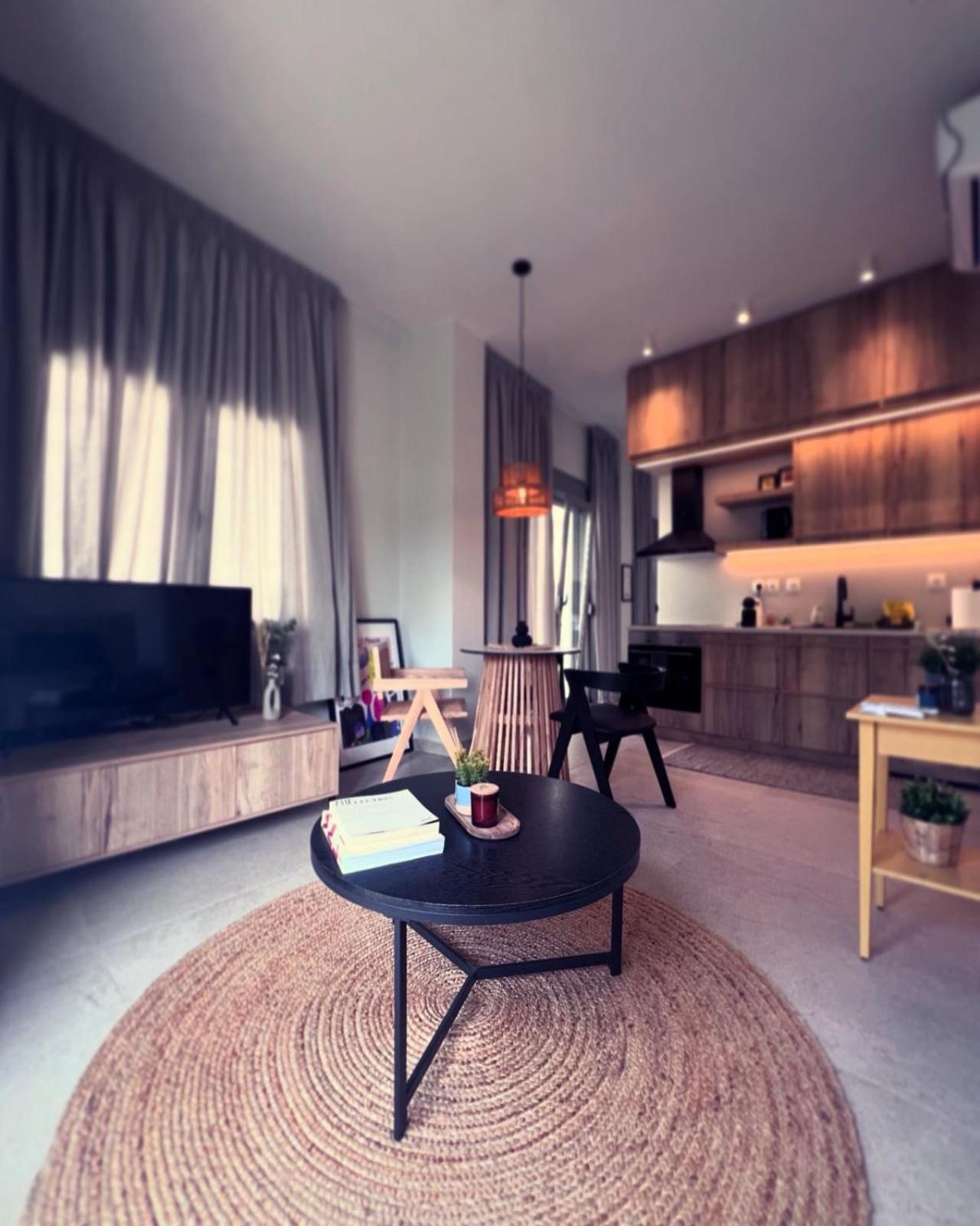 Luxurious Wooden Detail Flat In City Center Chalkís Zewnętrze zdjęcie