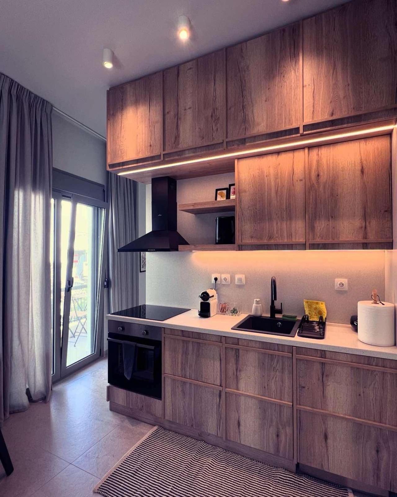 Luxurious Wooden Detail Flat In City Center Chalkís Zewnętrze zdjęcie